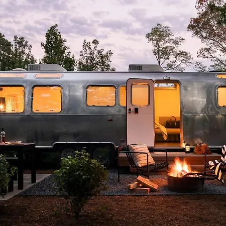 Autocamp Cape Cod Hotel